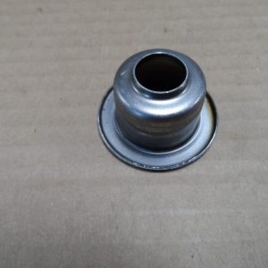 Retainer, rear door slantback