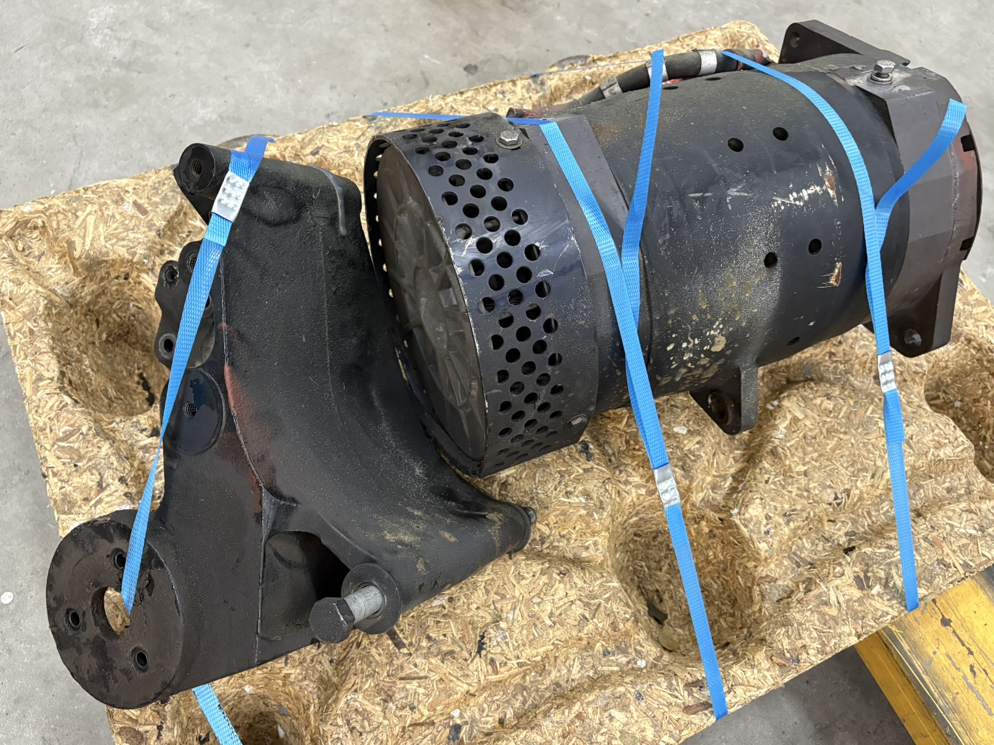 Alternator 400 Amp used - Image 3